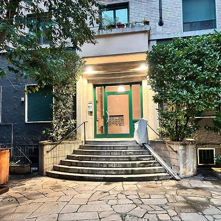 Sant'Ambrogio Charme Apartment Милано Екстериор снимка