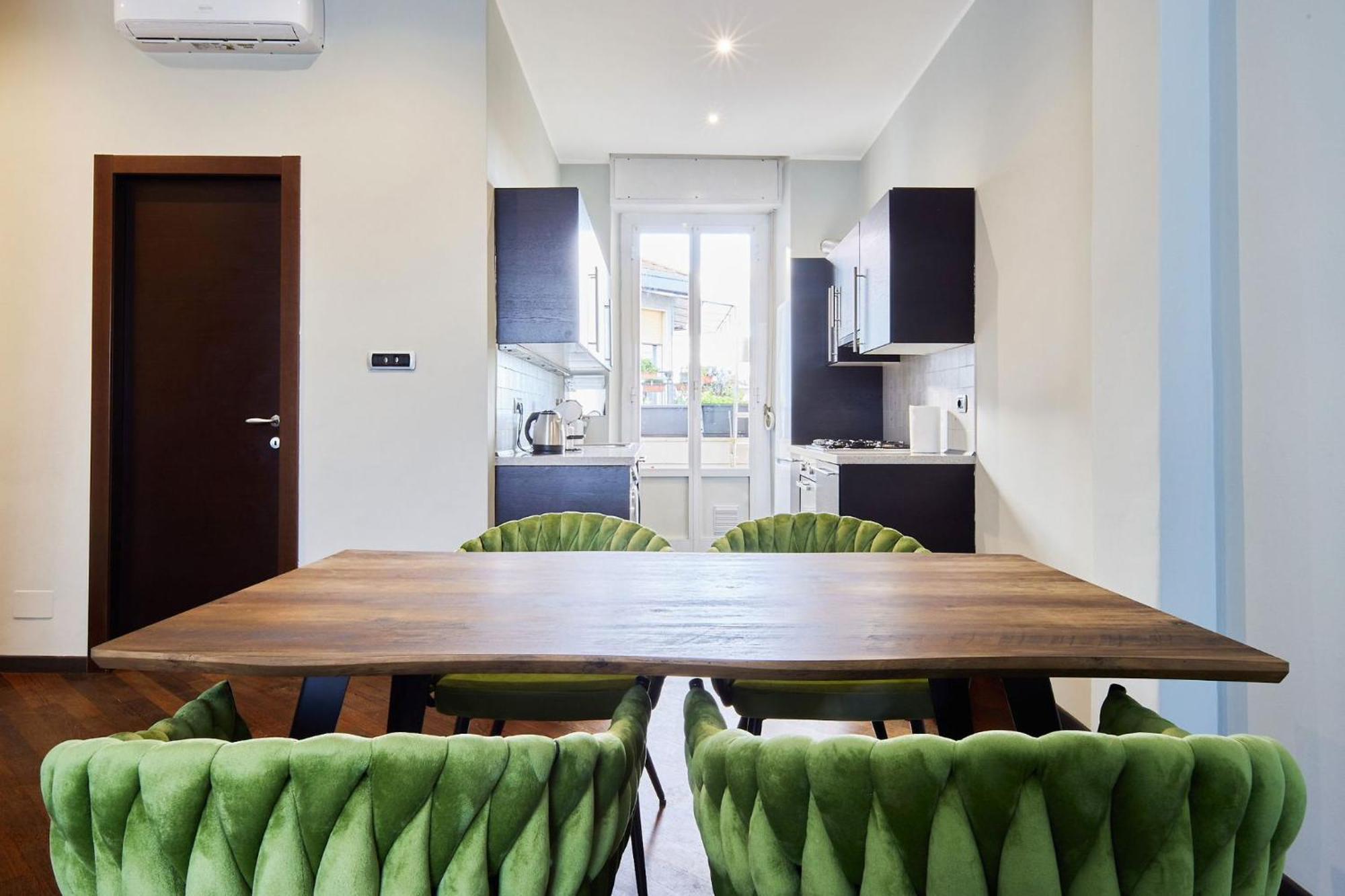 Sant'Ambrogio Charme Apartment Милано Екстериор снимка