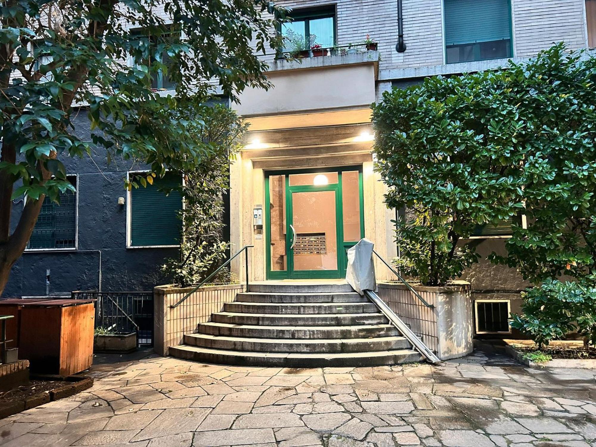 Sant'Ambrogio Charme Apartment Милано Екстериор снимка